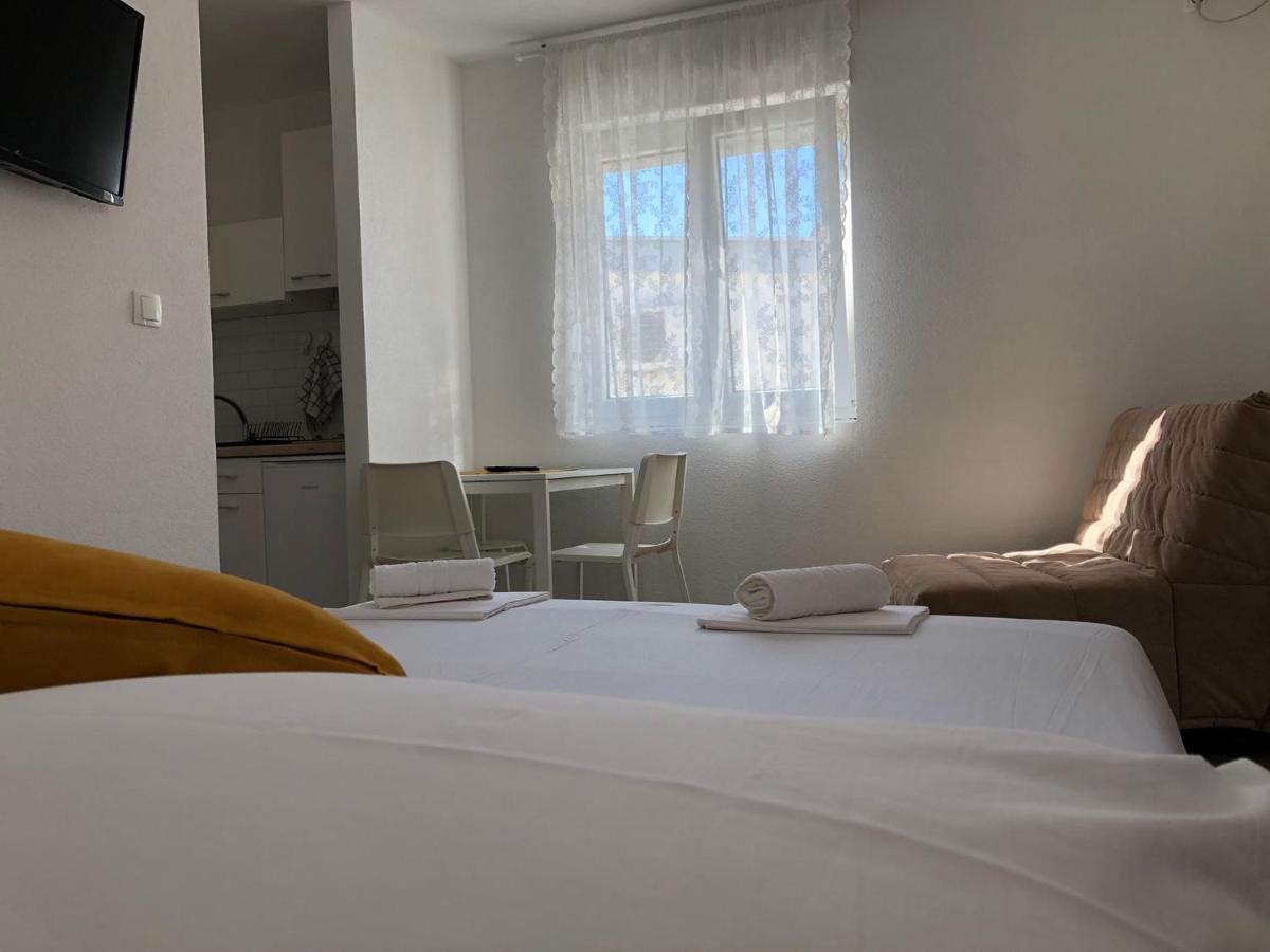 Apartment Bolero -