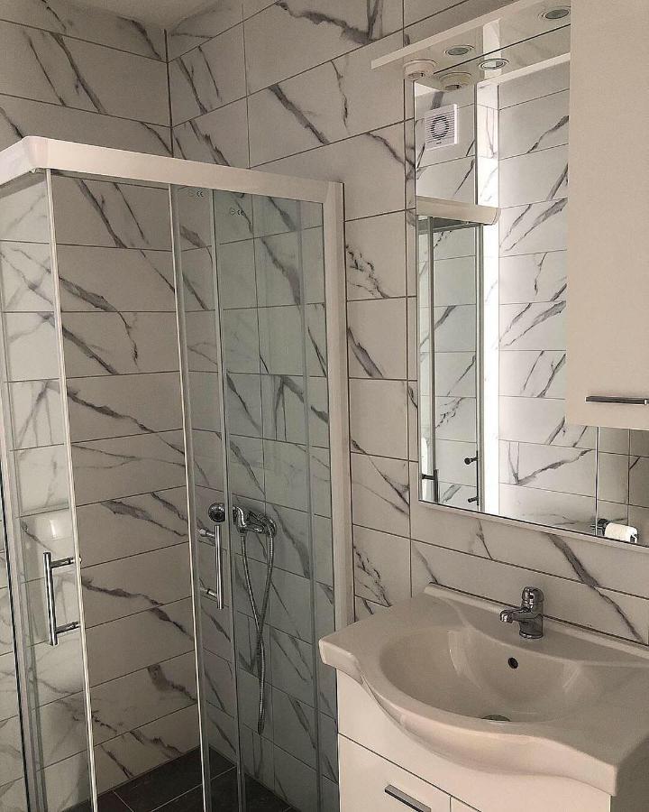 Apartment Bolero - *