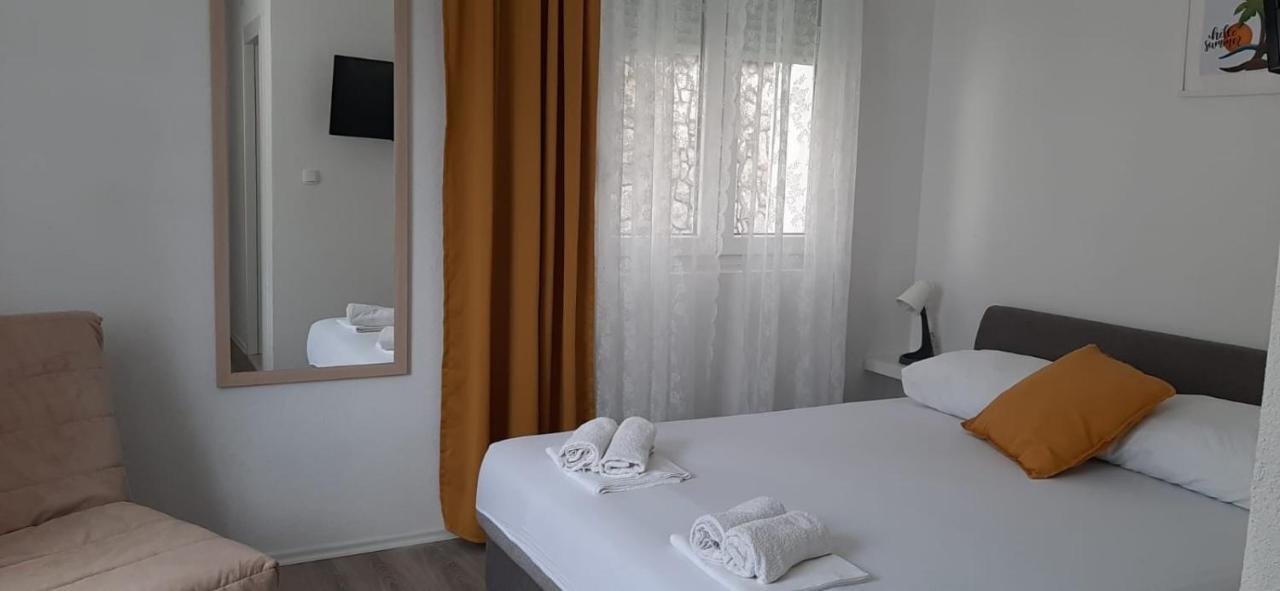 Apartment Bolero - *