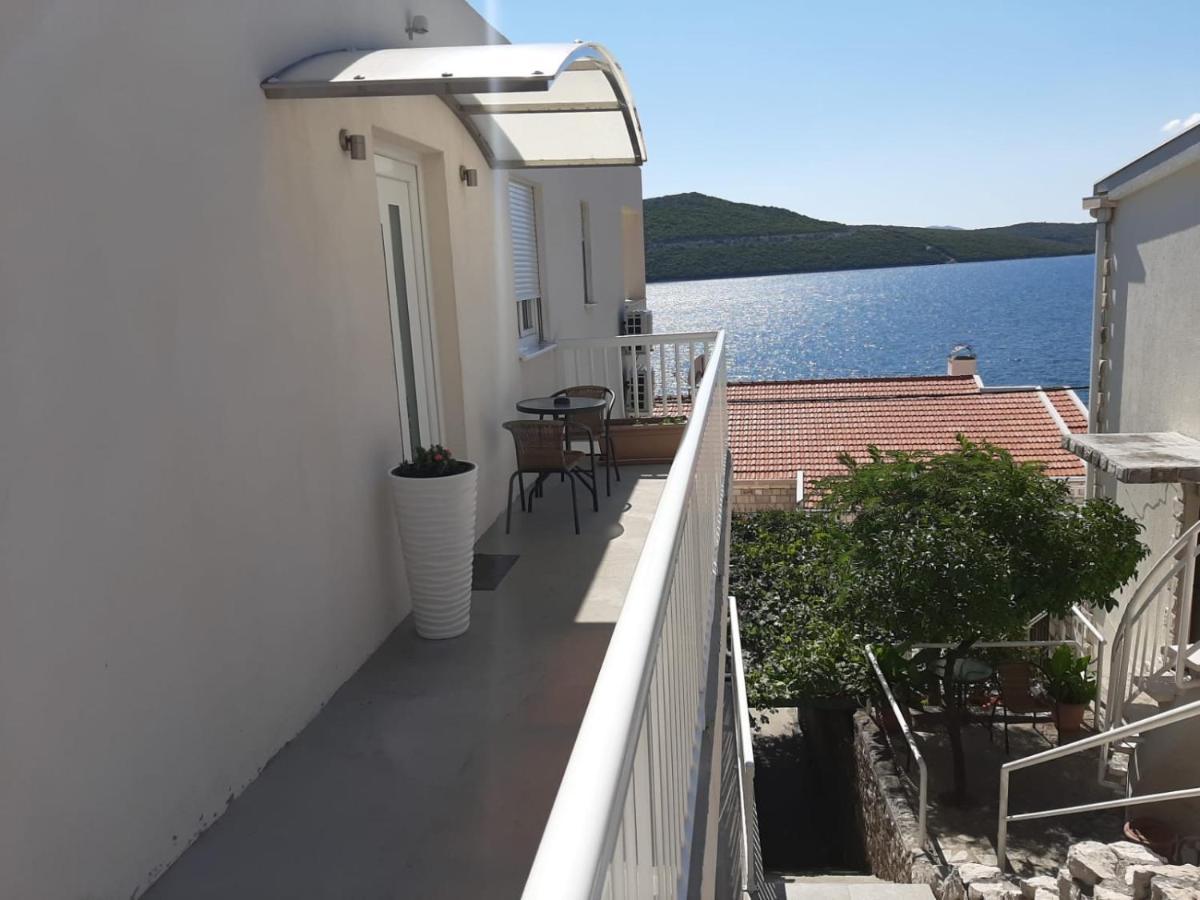 Apartment Bolero -